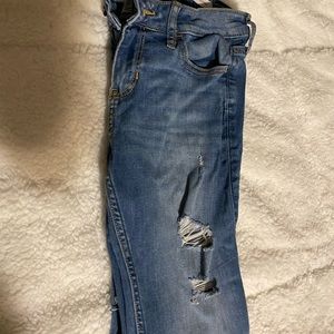 Women’s Hollister low rise super skinny jeans